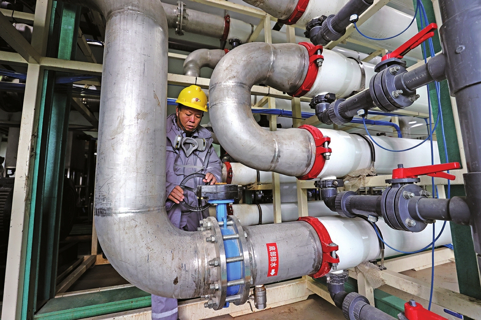 长清马山垃圾点火发电项目日点火约1500吨，年发电2亿度，可满足近6万户家庭一年的用电 垃圾点火 发电生金